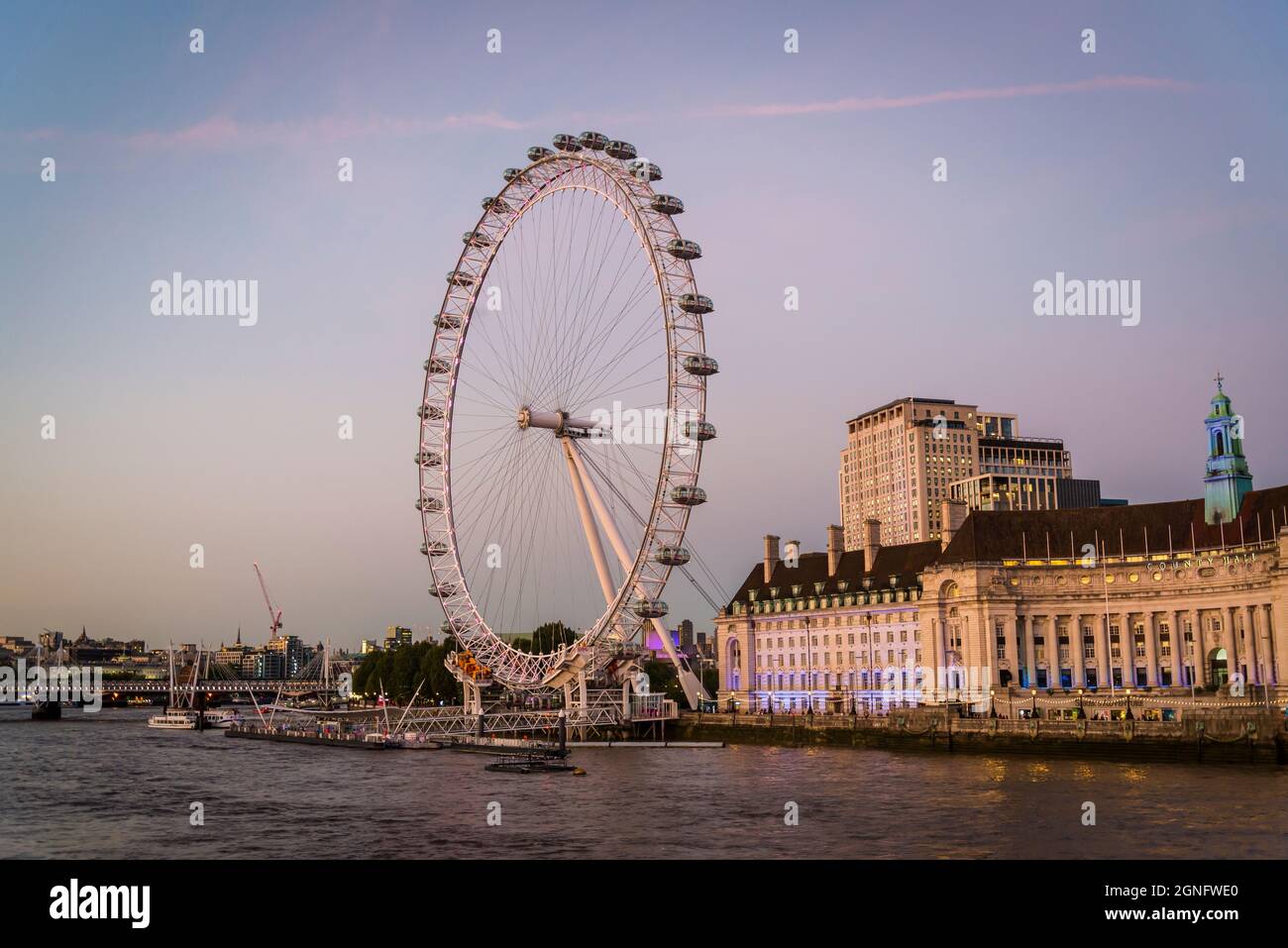 County hall london se1 hi-res stock photography and images - Alamy
