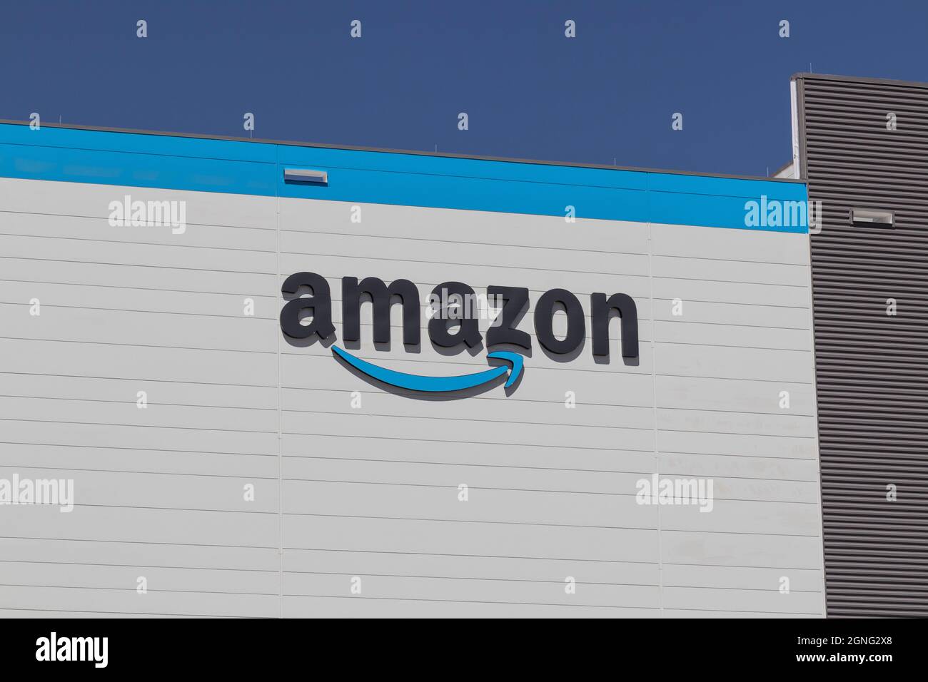 Albuquerque - Circa September 2021: Amazon.com ABQ1 Fulfillment Center.  Amazon is the Largest Internet-Based Retailer in the US and celebrates  Prime D Stock Photo - Alamy