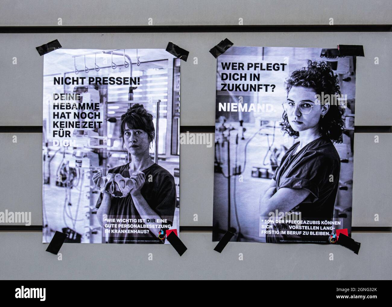 Germany, Berlin, Mitte, 23 September 2021. Nurses strike at Charite & Vivantes hospitals in Berlin. Protest posters on Charite high rise building in Luisenstrasse. Their union Verdi wants an improvementt he working conditions of members. Stock Photo