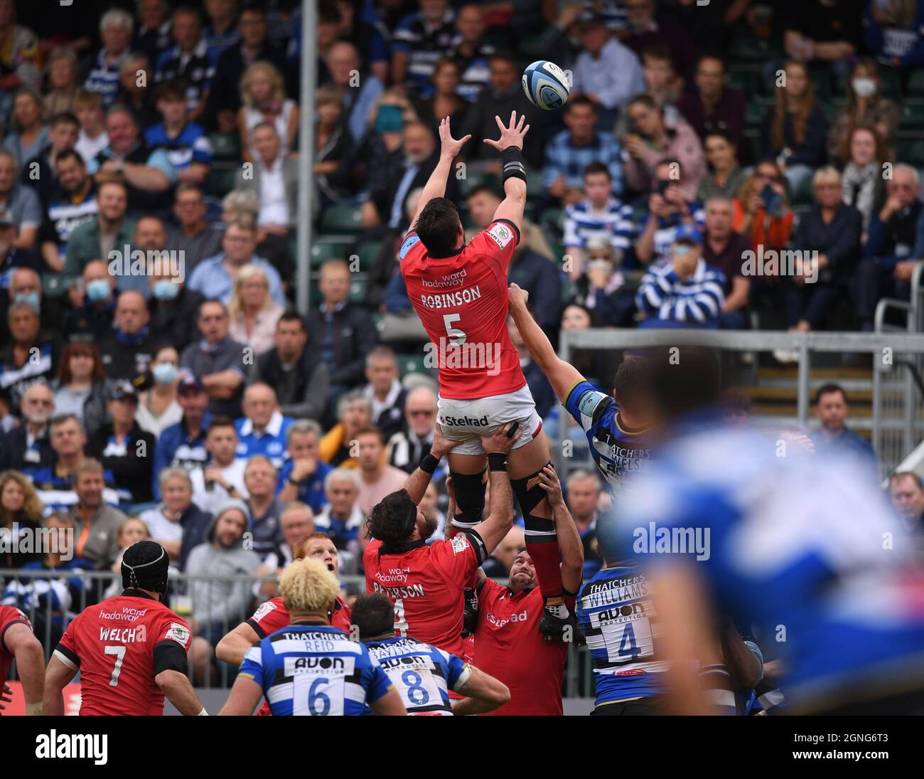 25th September 2021; The Recreation Ground, Bath, Somerset, England; Gallagher Premiership Rugby, Bath versus Newcastle Falcons; Sean Robinson of Newcastle Falcons wins the lineout ball Stock Photo