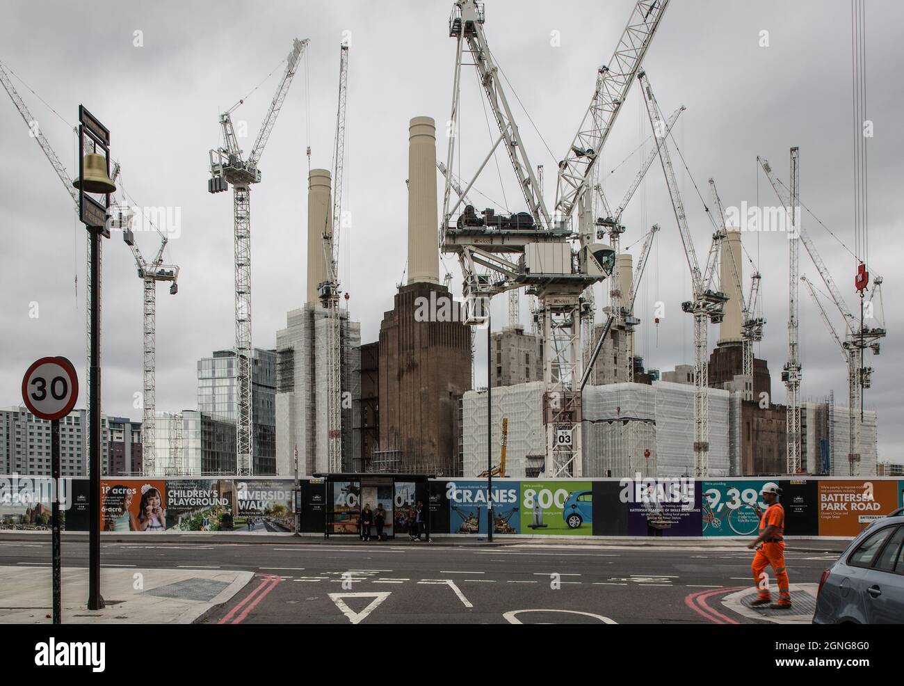 London, Battersea Power Station, ehemaliges Kraftwerk soll Hotel werden - Baustellenchaos Stock Photo