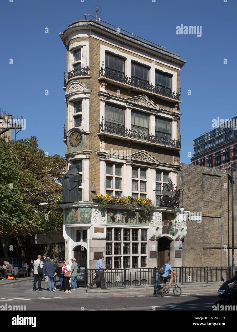 London, THE BLACK FRIAR, historisches Gasthaus in der Queen Victoria Street 174, erbaut 1875, Umbau 1905 durch Herbert Fuller-Clark Stock Photo
