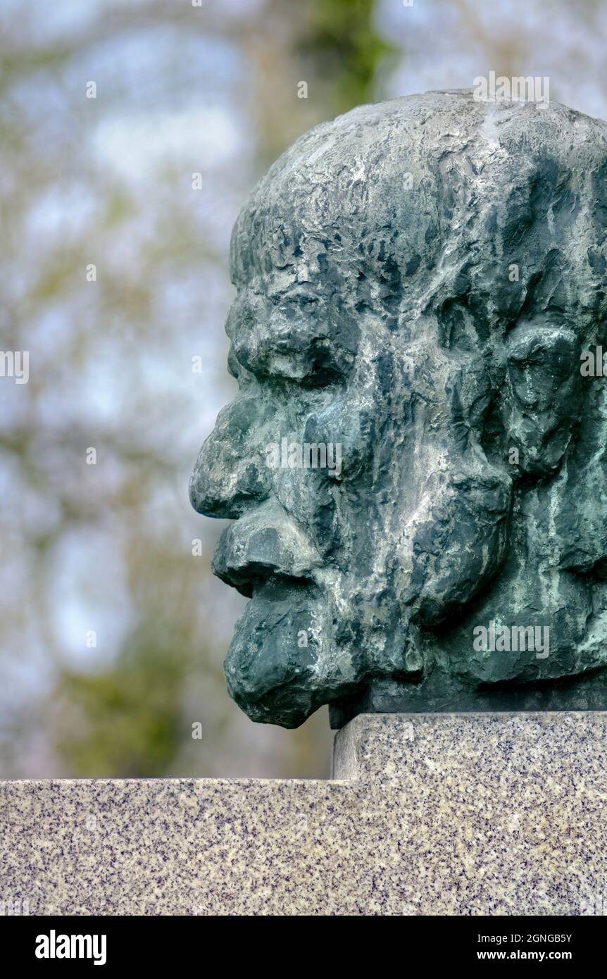 Freud hi-res stock photography and images - Page 3 - Alamy