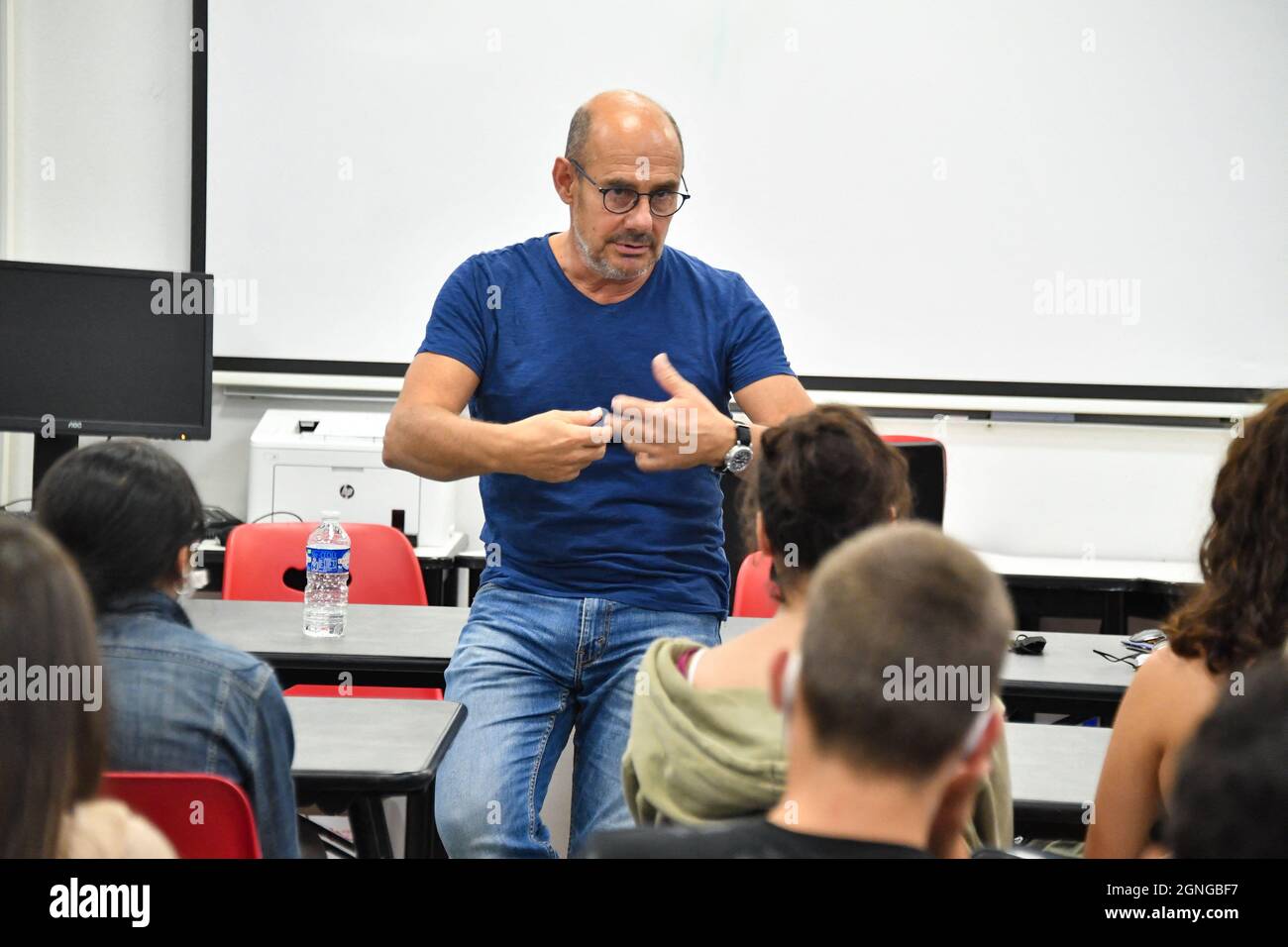 Theater pour tous is organizing a meeting between students from the