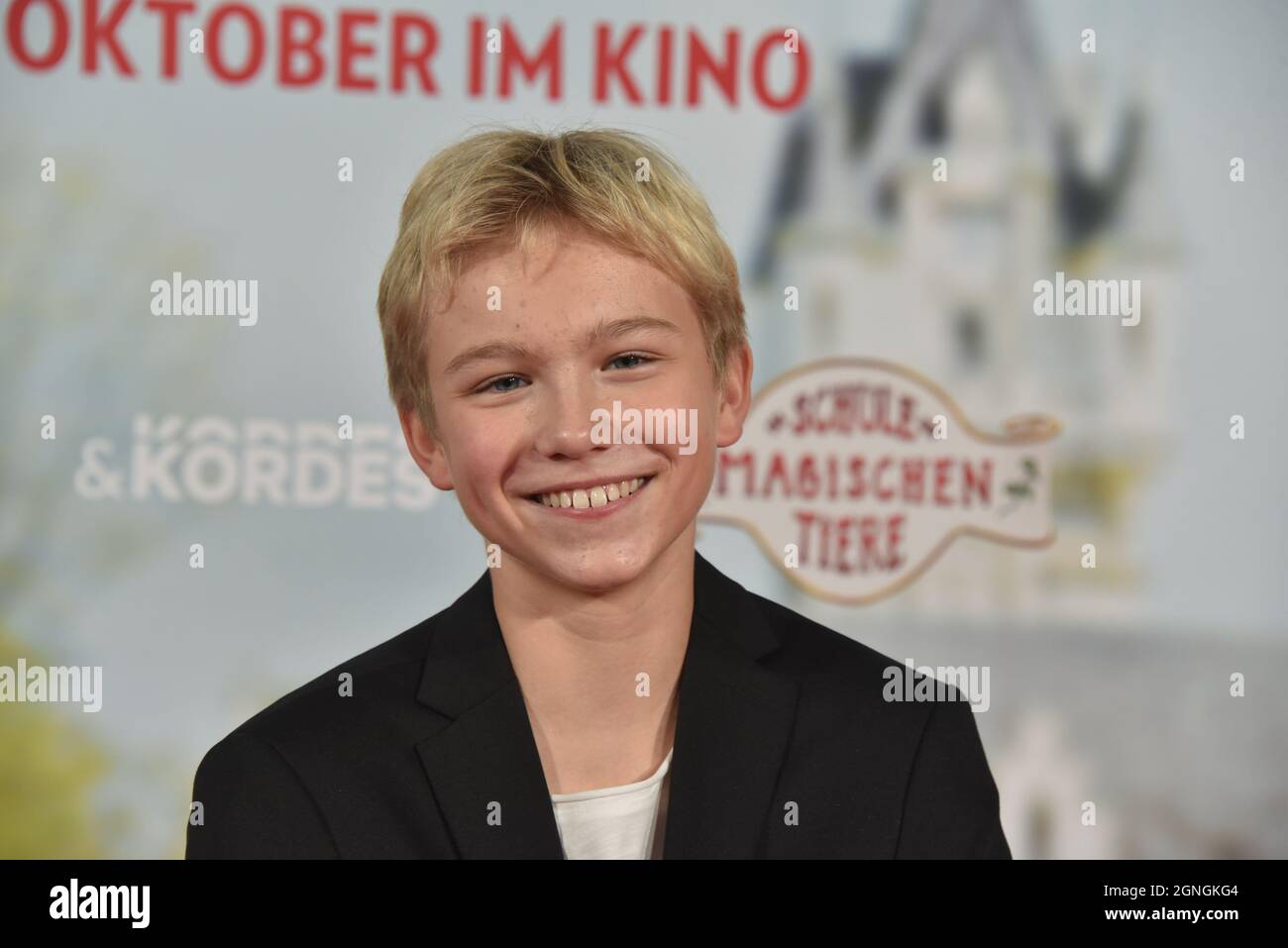 Cologne, Germany. 25th Sep, 2021. Actor Leonard Conrads arrives for the premiere of the children's and family film The School of Magical Beasts. - Theatrical release is on 14.10.2021 Credit: Horst Galuschka/dpa/Alamy Live News Stock Photo