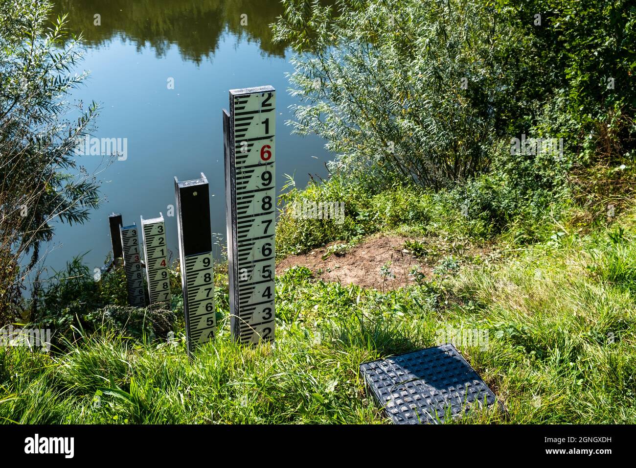 Water level gauge hires stock photography and images Alamy