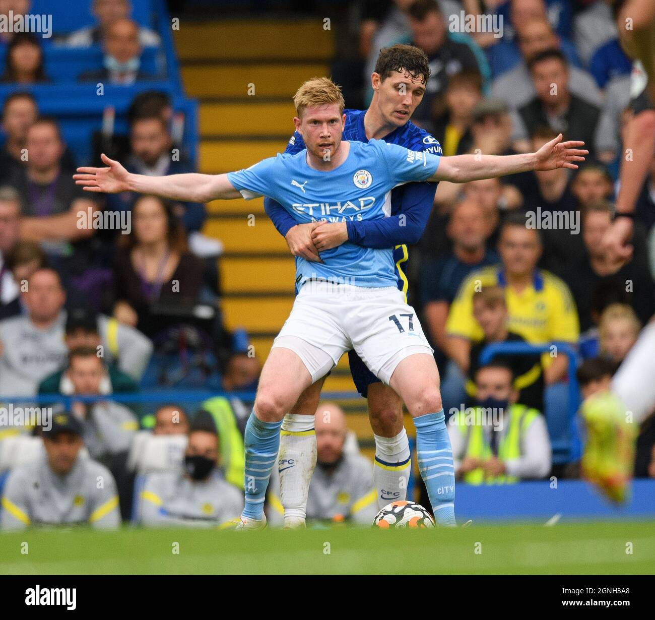 London,UK. 25 September 2021 - Chelsea v Manchester City  - The Premier League - Stamford Bridge  Kevin De Bruyne is tackled by Andreas Christensen Picture Credit : © Mark Pain / Alamy Live News Stock Photo