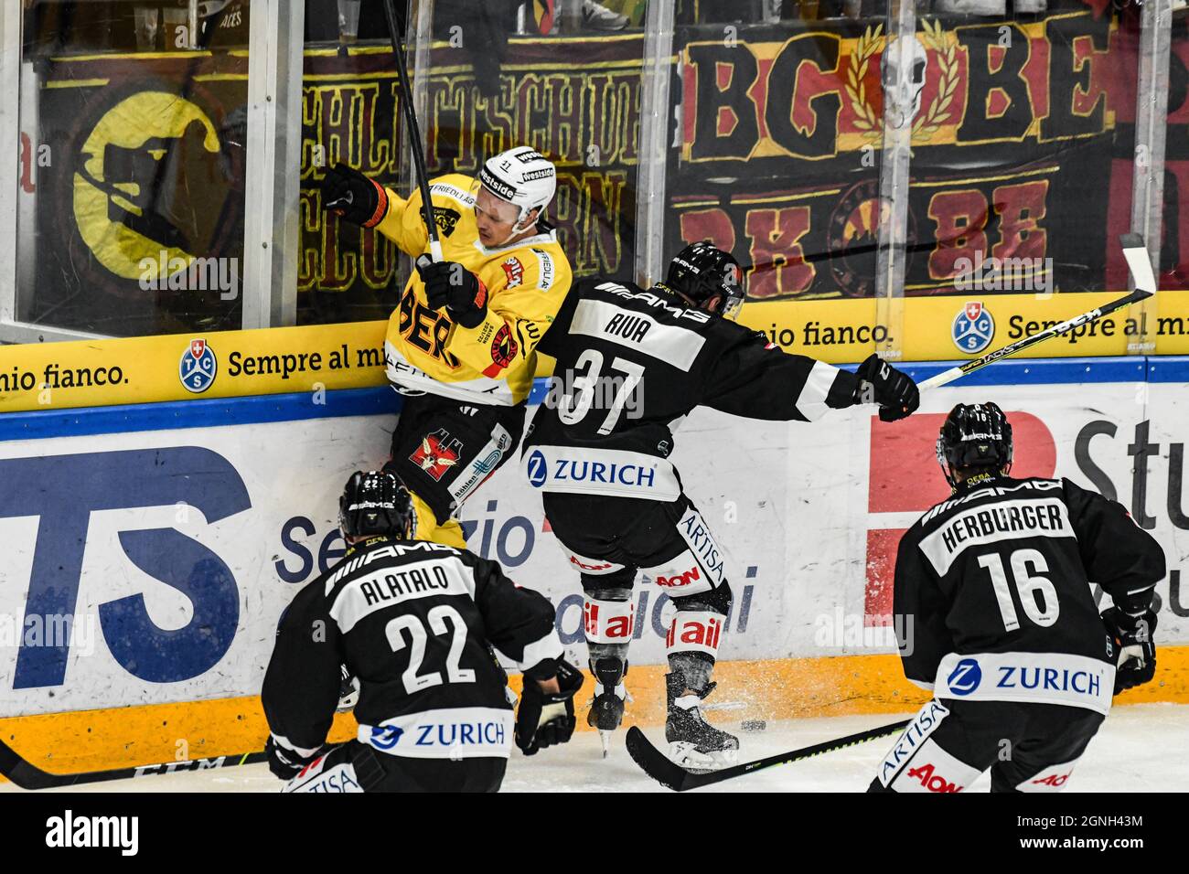Sia Roni Sciaroni Gregory SC Berna and ELIA RIVA Lugano Hockey HC Lugano Vs. SC ...