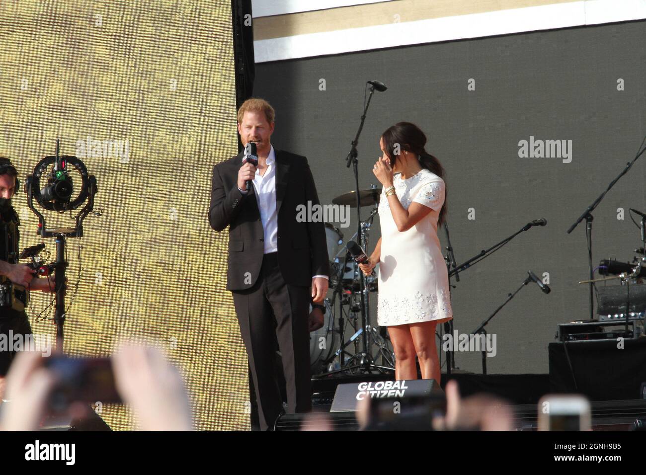 New York, USA. 25th Sep, 2021. (NEW) Prince Harry and Meghan at Global Citizen Live in New York. September 25, 2021, New York, USA: Prince Harry and Meghan speak during The Global Citizen Live at Central Park lawn in New York with musical performances and presence of famous people. To get into the event, there is need of vaccine proof for everyone. The theme of the event is to Defend The Planet and Defeat Poverty. (Credit Image: © Niyi Fote/TheNEWS2 via ZUMA Press Wire) Stock Photo
