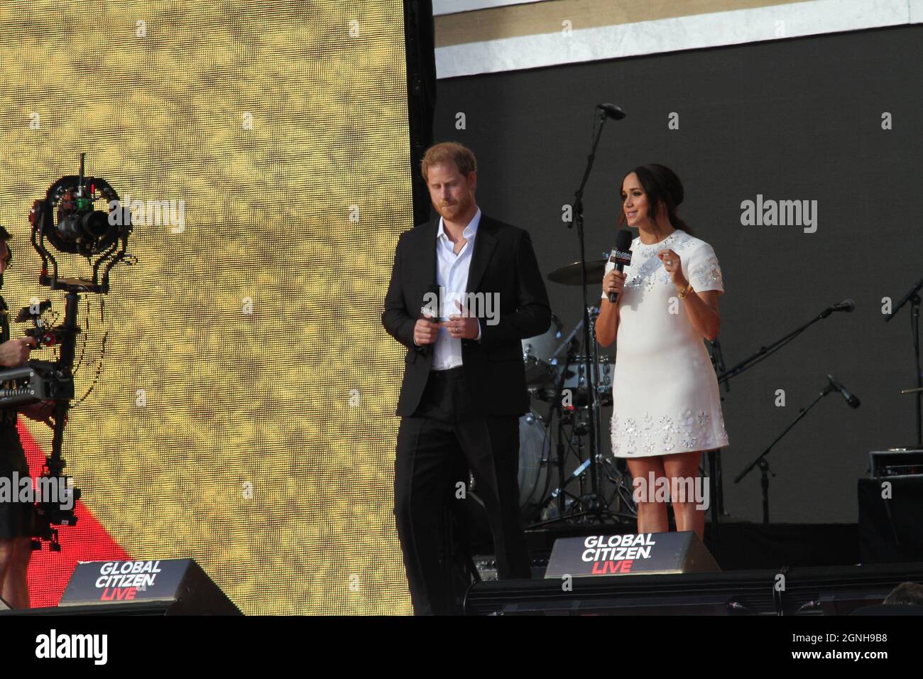 New York, USA. 25th Sep, 2021. (NEW) Prince Harry and Meghan at Global Citizen Live in New York. September 25, 2021, New York, USA: Prince Harry and Meghan speak during The Global Citizen Live at Central Park lawn in New York with musical performances and presence of famous people. To get into the event, there is need of vaccine proof for everyone. The theme of the event is to Defend The Planet and Defeat Poverty. (Credit Image: © Niyi Fote/TheNEWS2 via ZUMA Press Wire) Stock Photo
