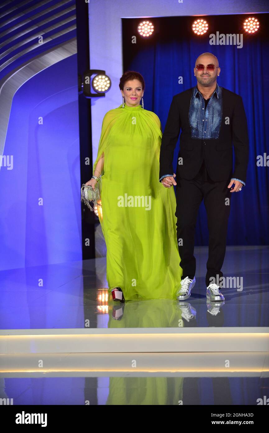 Coral Gables, USA. 23rd Sep, 2021. CORAL GABLES, FLORIDA - SEPTEMBER 23: Yomaira Ortiz Feliciano and Wisin attend the 2021 Billboard Latin Music Awards at Watsco Center on September 23, 2021 in Coral Gables, Florida. (Photo by JL/Sipa USA) Credit: Sipa USA/Alamy Live News Stock Photo