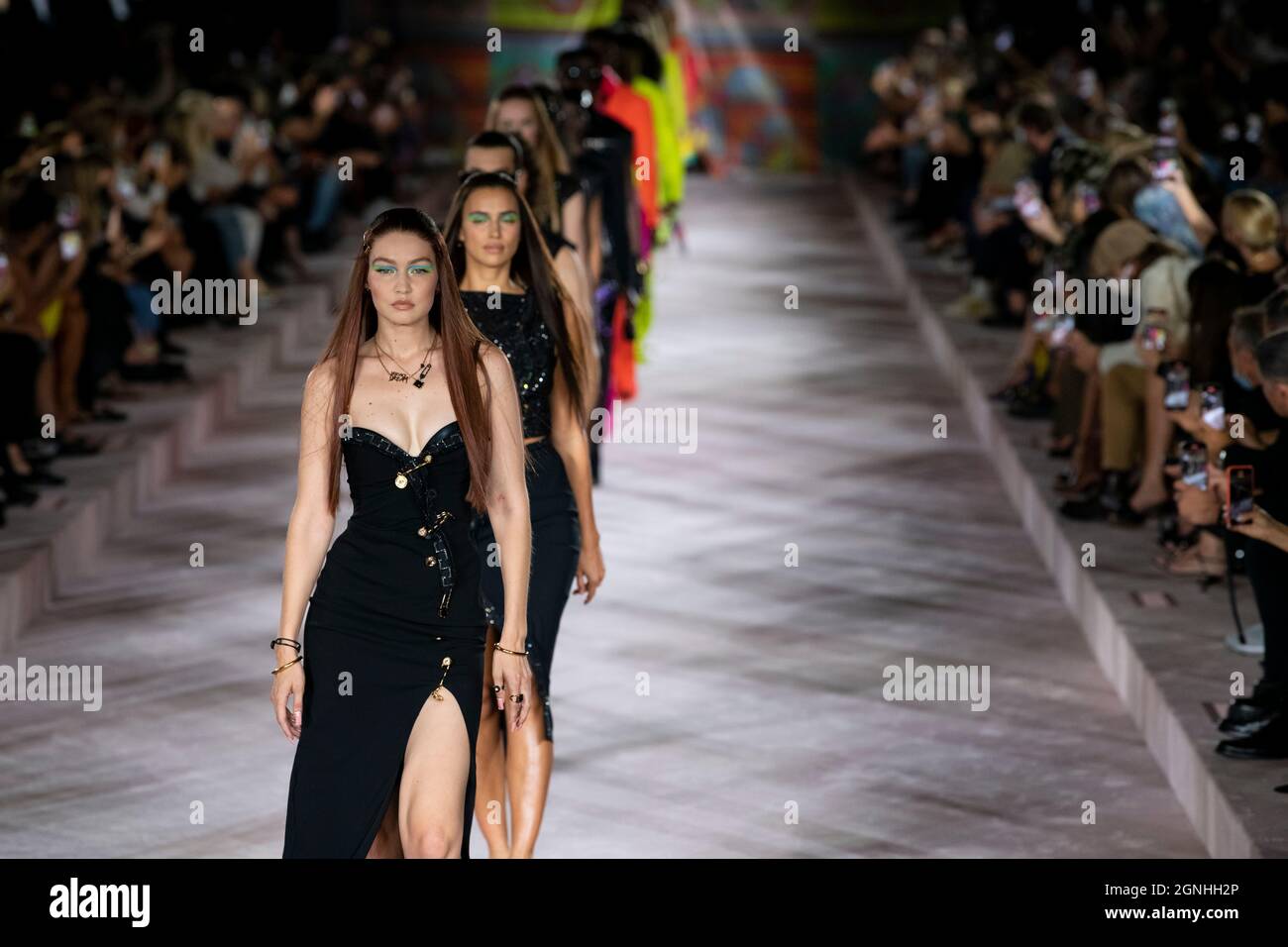 Versace milan ready wear spring hi-res stock photography and images - Page  4 - Alamy