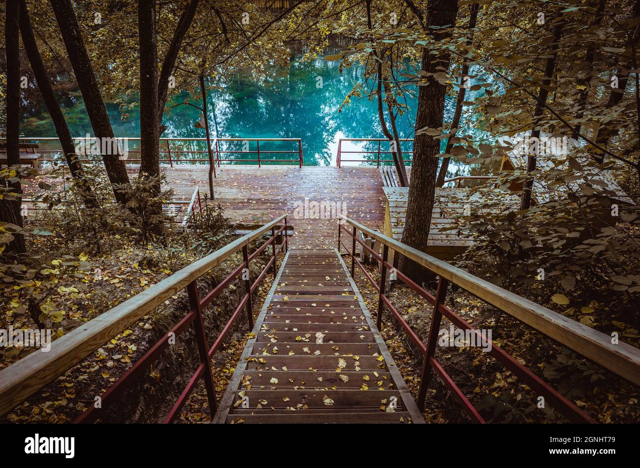 Stairs down to lake hi-res stock photography and images - Alamy