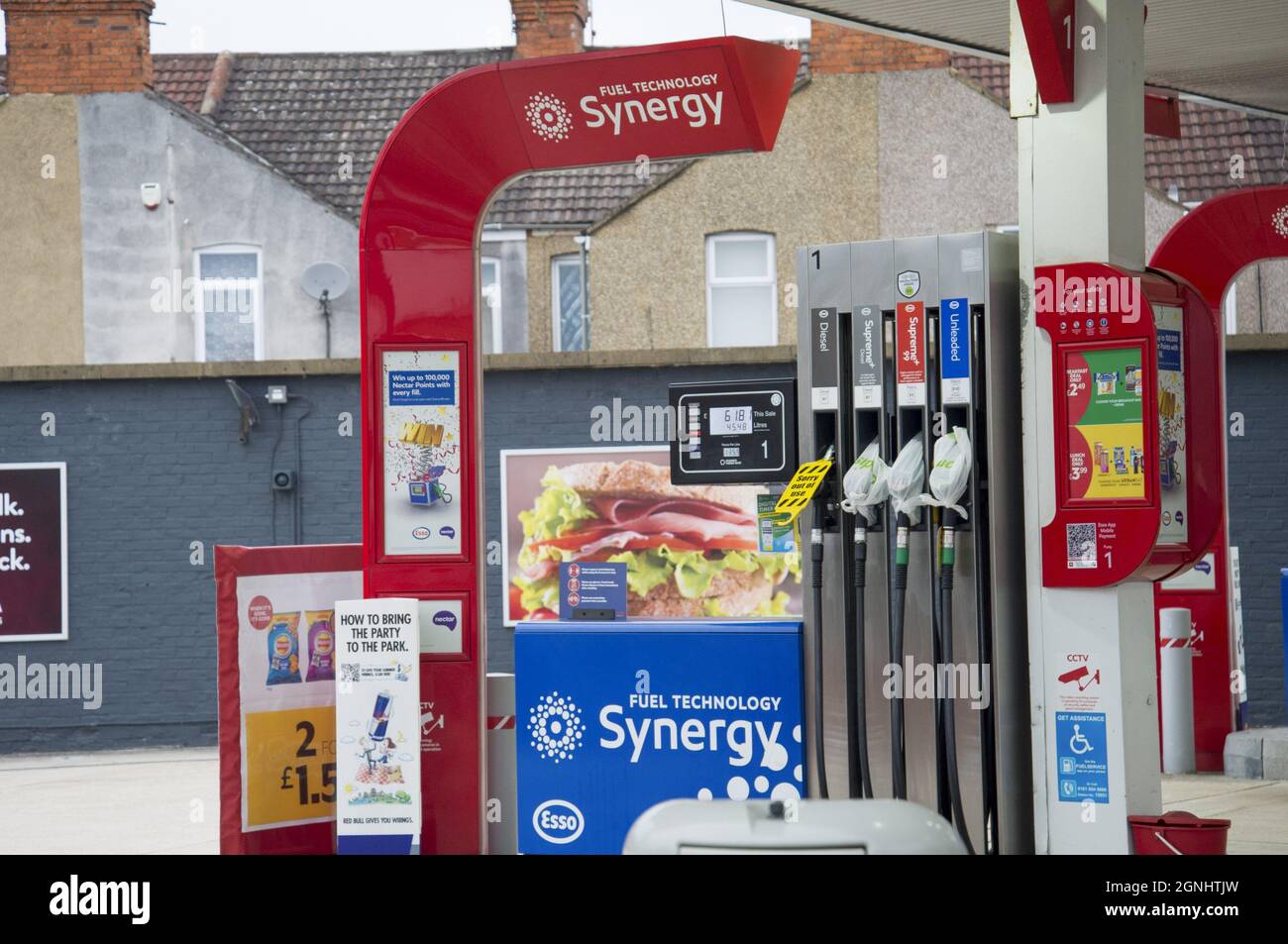 Petrol Pumps in Swindon run dry as driver shortages, cause lack of petrol at pumps Stock Photo