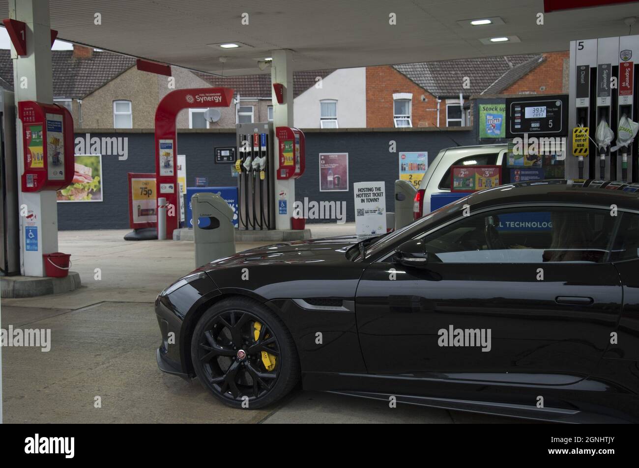 Petrol Pumps in Swindon run dry as driver shortages, cause lack of petrol at pumps Stock Photo