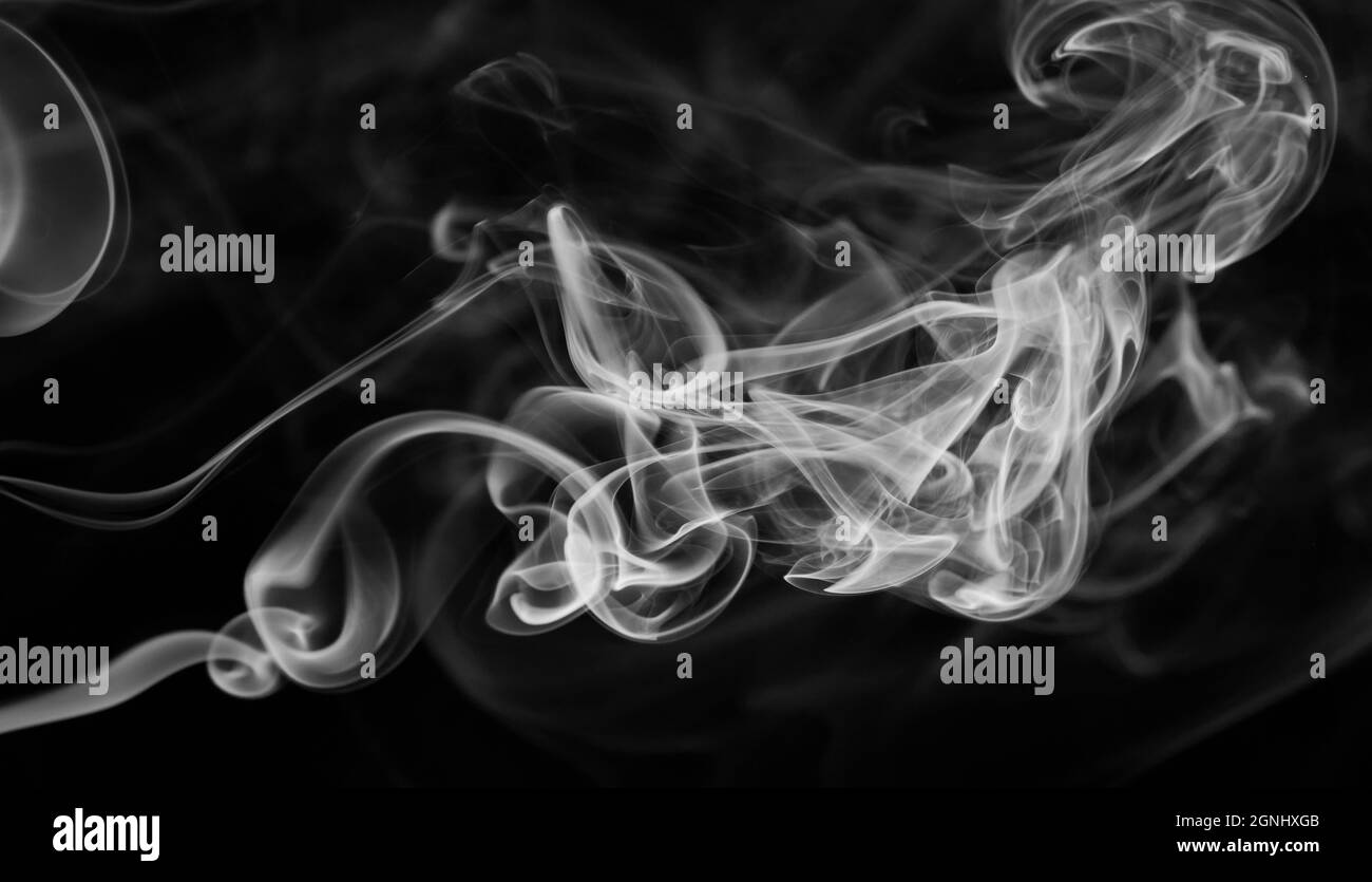 Những xoáy khói đan xen tạo nên một hiệu ứng tuyệt đẹp và đầy mê hoặc. Hãy cùng đắm mình trong thế giới tuyệt vời của những hình ảnh xoáy khói nhé! (Translation: The swirling smoke creates a beautiful and mesmerizing effect. Let\'s immerse ourselves in the wonderful world of smoke swirl images!)