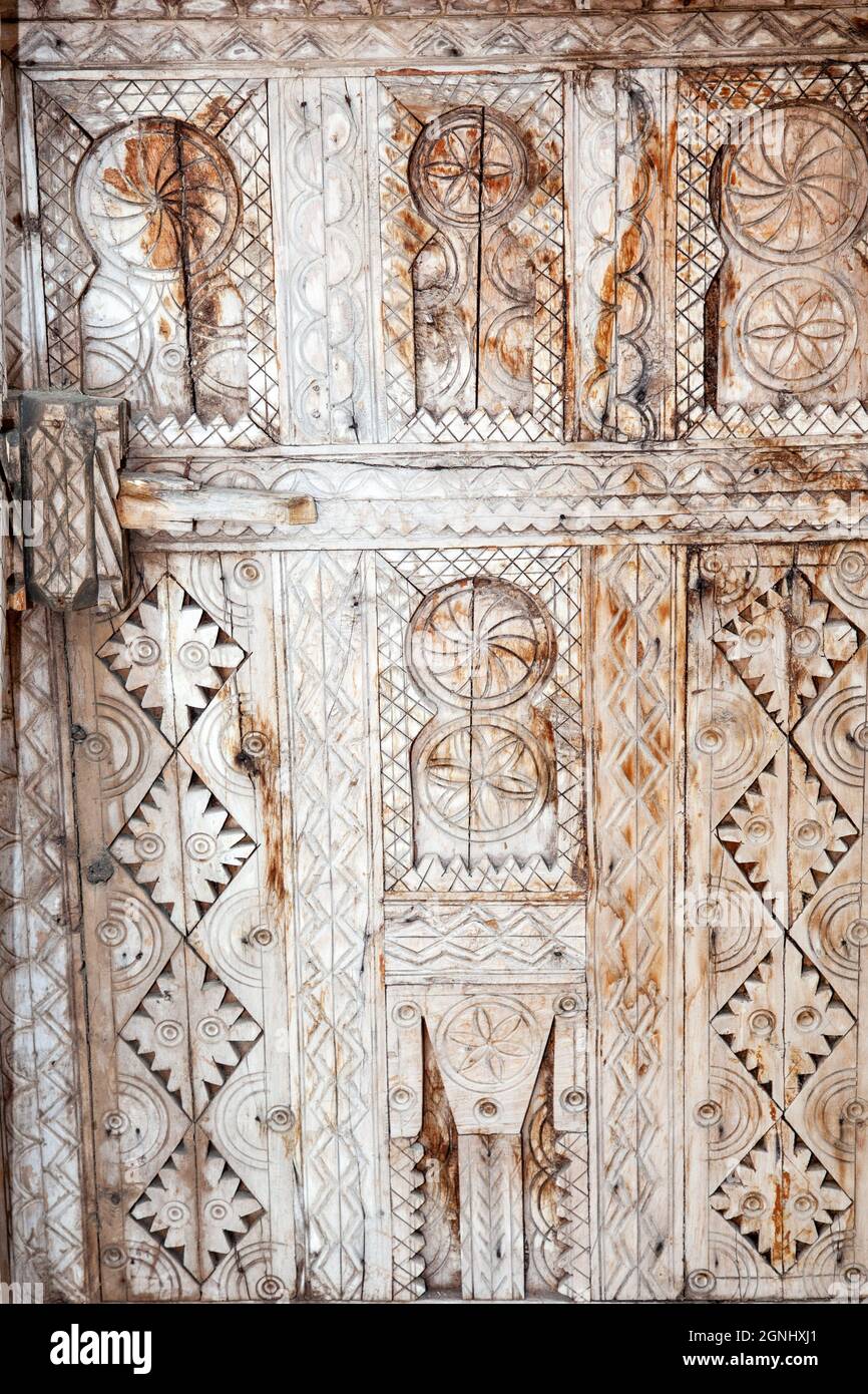 Ornate wooden door hi-res stock photography and images - Alamy