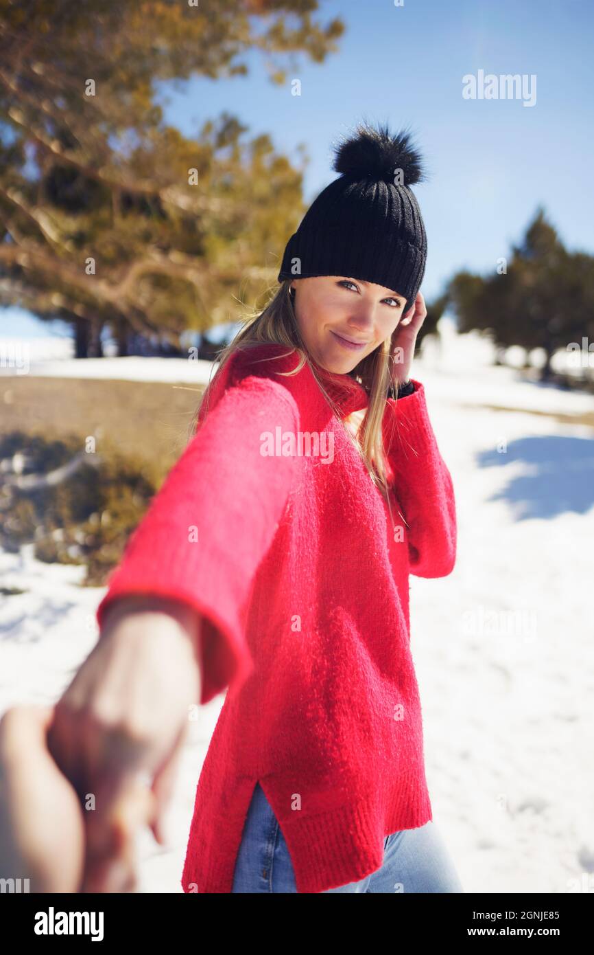 Hand holding clothes hi-res stock photography and images - Alamy