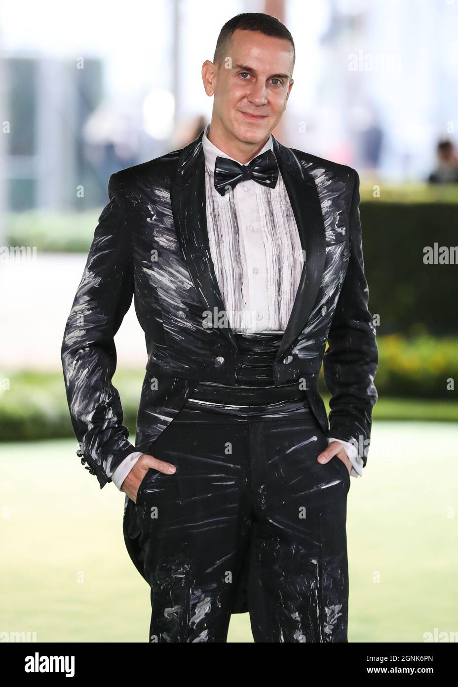 LOS ANGELES, CALIFORNIA, USA - SEPTEMBER 25: Fashion designer Jeremy ...