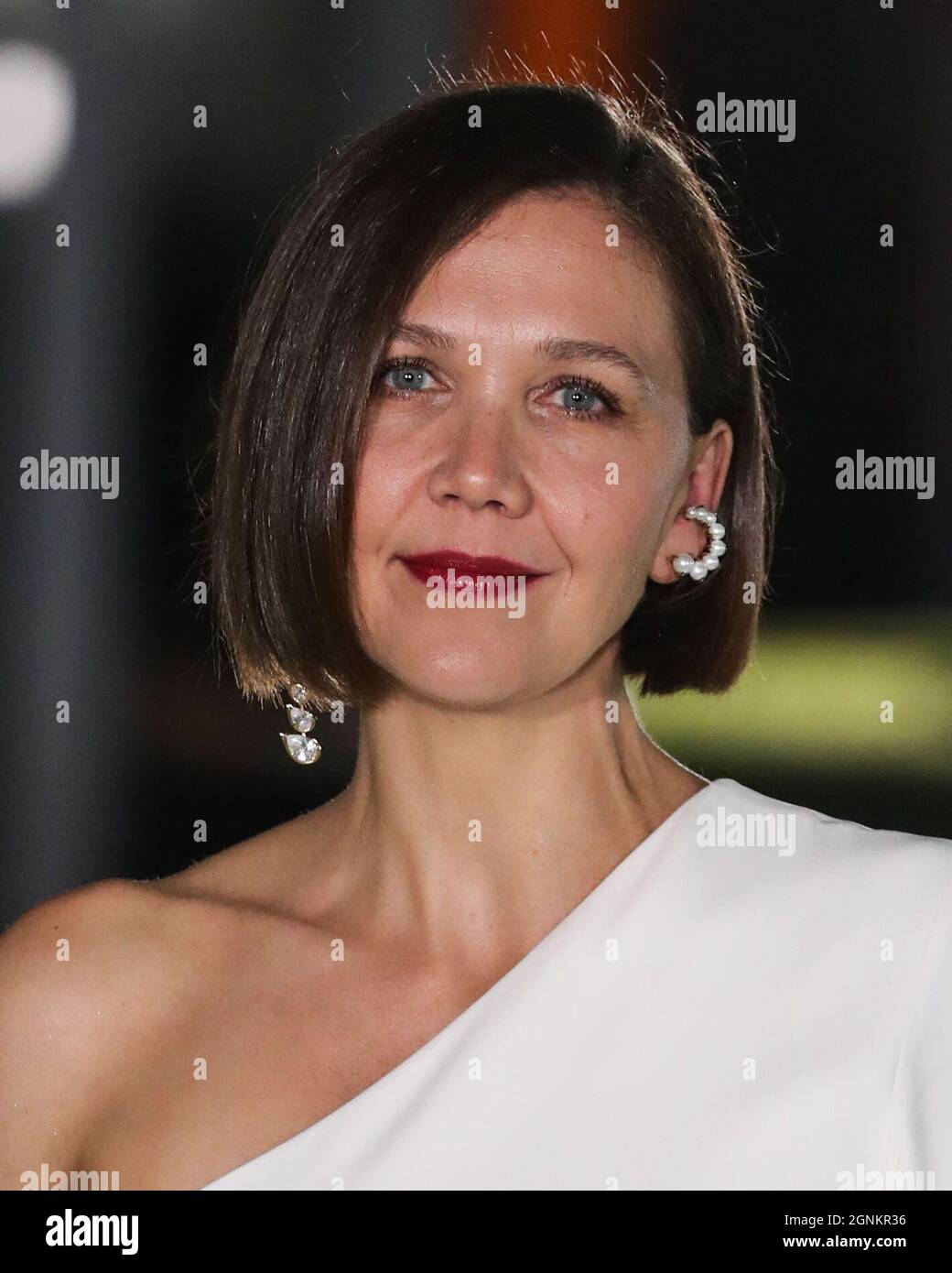 LOS ANGELES, CALIFORNIA, USA - SEPTEMBER 25: Actress Maggie Gyllenhaal arrives at the Academy Museum of Motion Pictures Opening Gala held at the Academy Museum of Motion Pictures on September 25, 2021 in Los Angeles, California, United States. (Photo by Xavier Collin/Image Press Agency/Sipa USA) Stock Photo