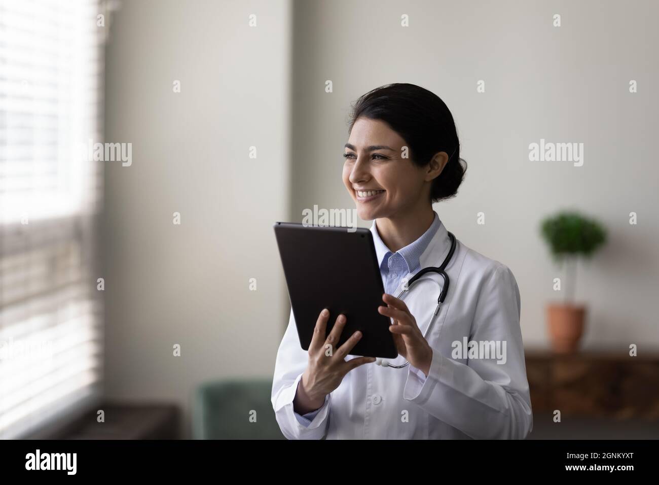 Indian doctor with female patient hi-res stock photography and images ...