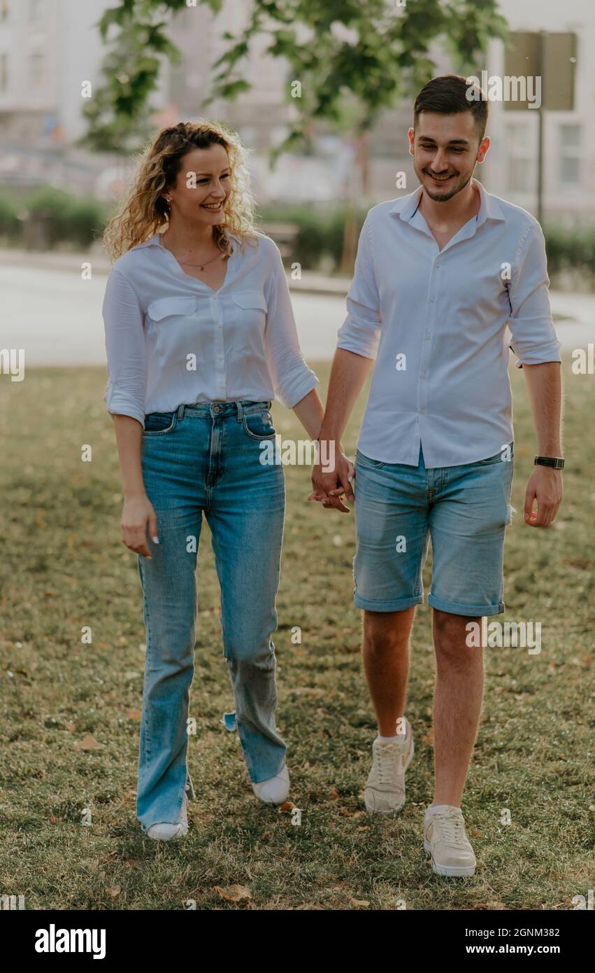 Couple in matching outfits hi-res stock photography and images - Alamy