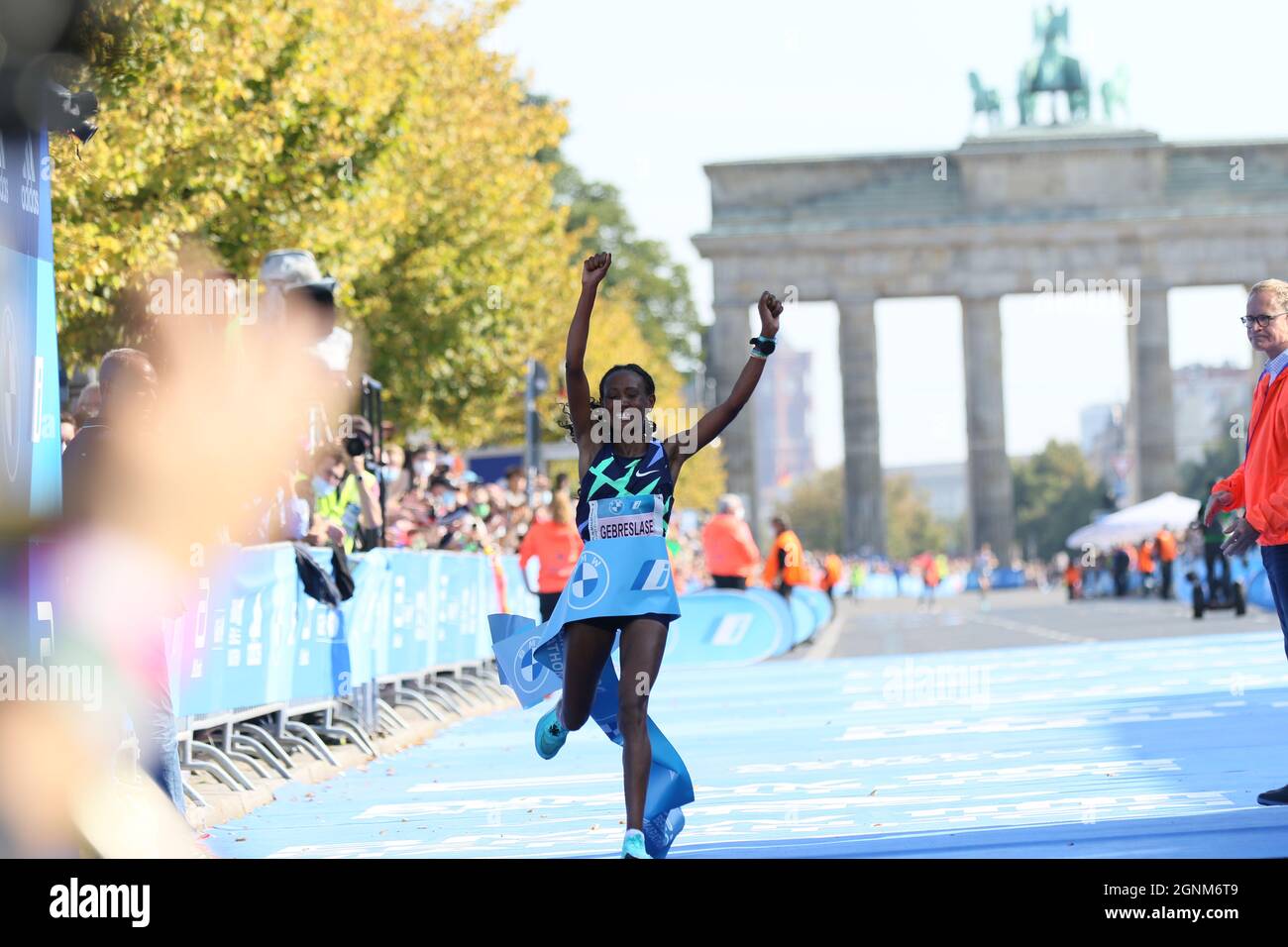 09/26/2021, Berlin, Germany. Gotytom Gebreslase at the finish. Ethiopian  Gotytom Gebreslase wins the women's Berlin marathon with 02:20:09 hours,  Hiwot Gebrekidan from Ethiopia wins second place with 2:21:23 hours and  Helen Tola