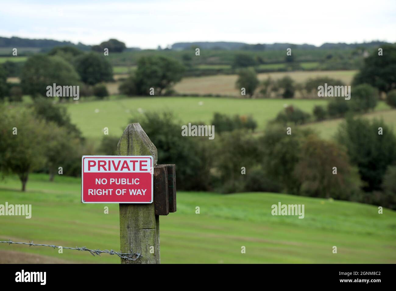 23 September 2021: Sign warning of no right of way to the public, in North Yorkshire, England Stock Photo