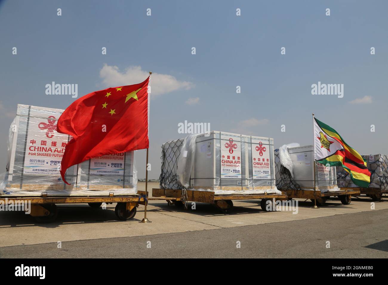 Harare. 26th Sep, 2021. Photo taken on Sept. 26, 2021 show the Sinopharm COVID-19 vaccine donated by China at Robert Gabriel Mugabe International Airport in Harare, Zimbabwe. Zimbabwe on Sunday received the fourth batch of Sinopharm COVID-19 vaccine doses from China. Credit: Chen Yaqin/Xinhua/Alamy Live News Stock Photo
