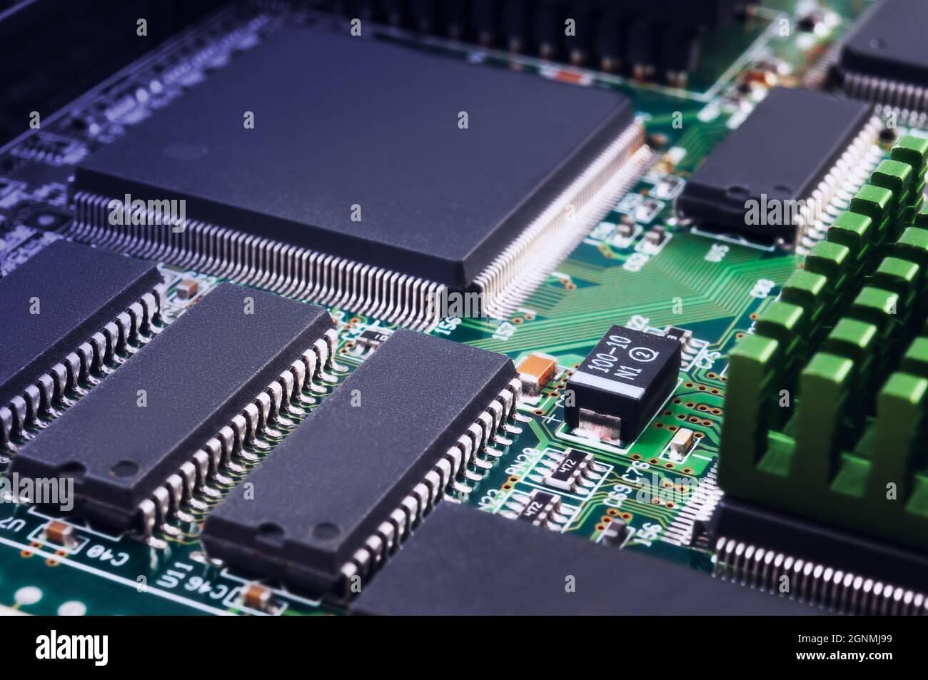 electronic circuit board with passive and active circuit components and ...