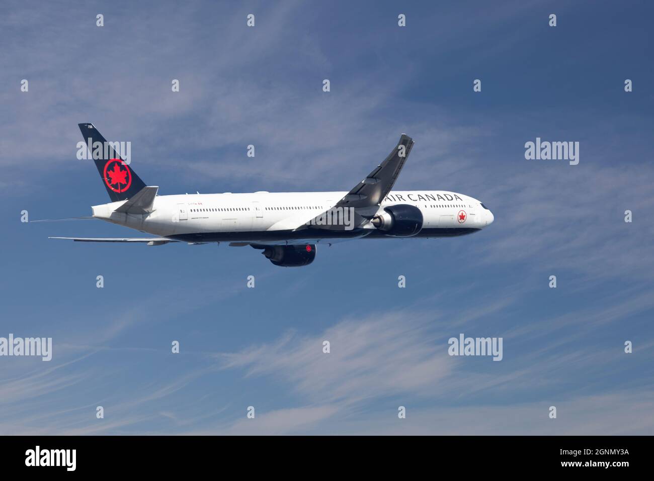 Air Canada Boeing 777-300ER C-FITW Stock Photo - Alamy