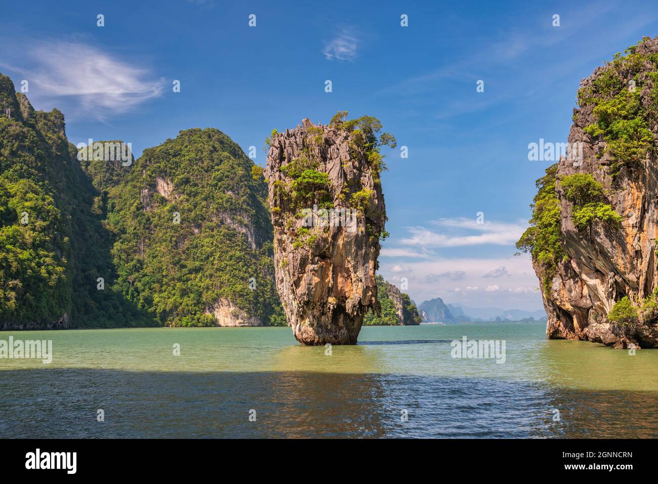 Tropical islands view at James bond island (Khao Tapu) with ocean blue sea water, Phang Nga Thailand nature landscape Stock Photo