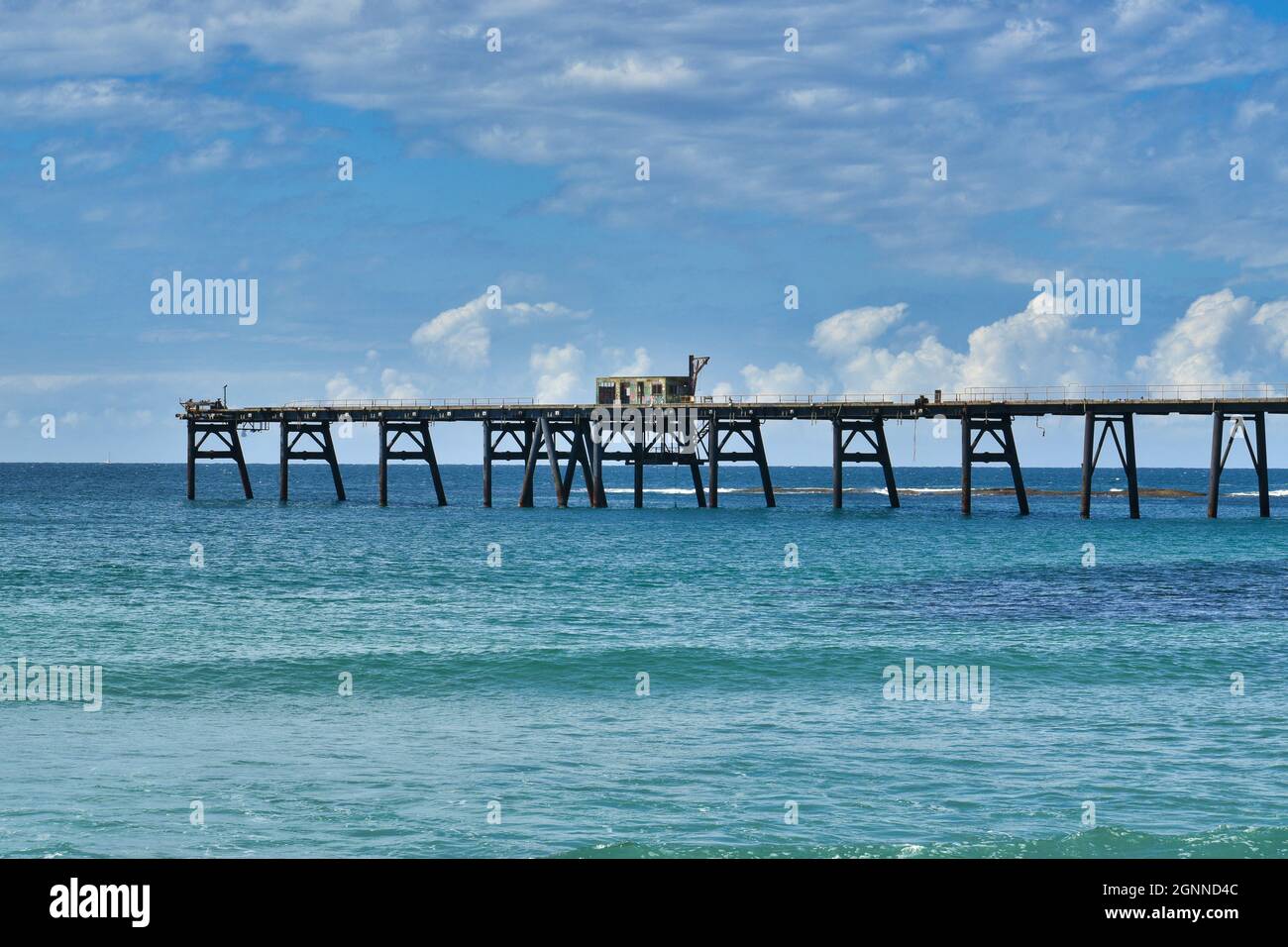 Deep water jetty hi-res stock photography and images - Alamy