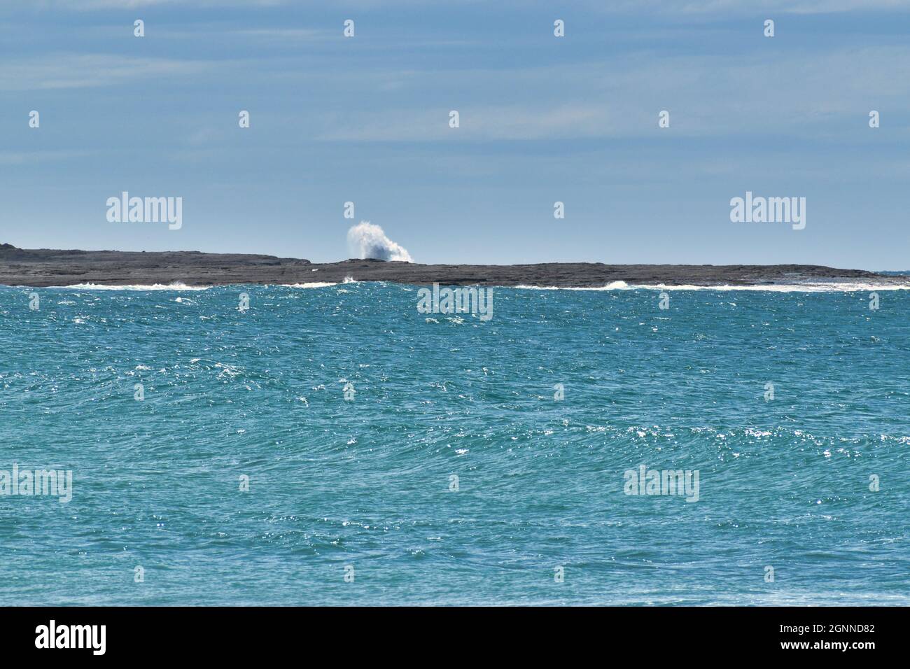 Rhythm of waves hi-res stock photography and images - Alamy