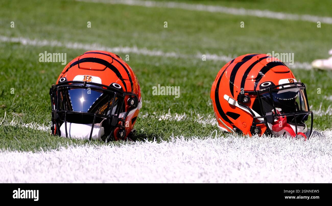 Pittsburgh, PA, USA. 26th Sep, 2021. Bengals helmets during the Pittsburgh  Steelers vs Cincinnati Bengals game at Heinz Field in Pittsburgh, PA. Jason  Pohuski/CSM/Alamy Live News Stock Photo - Alamy