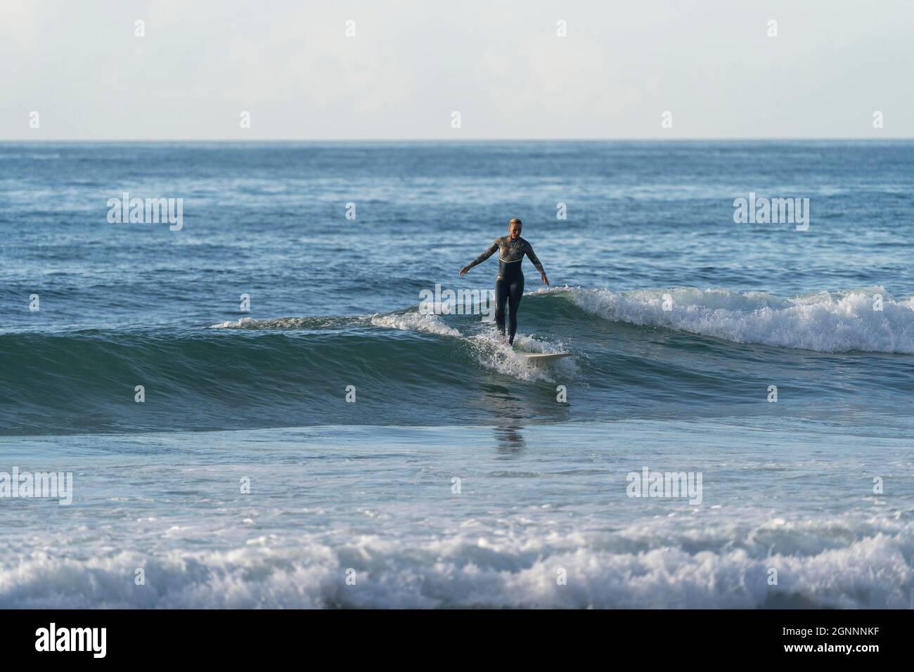Woman surfboard australia hires stock photography and images Alamy