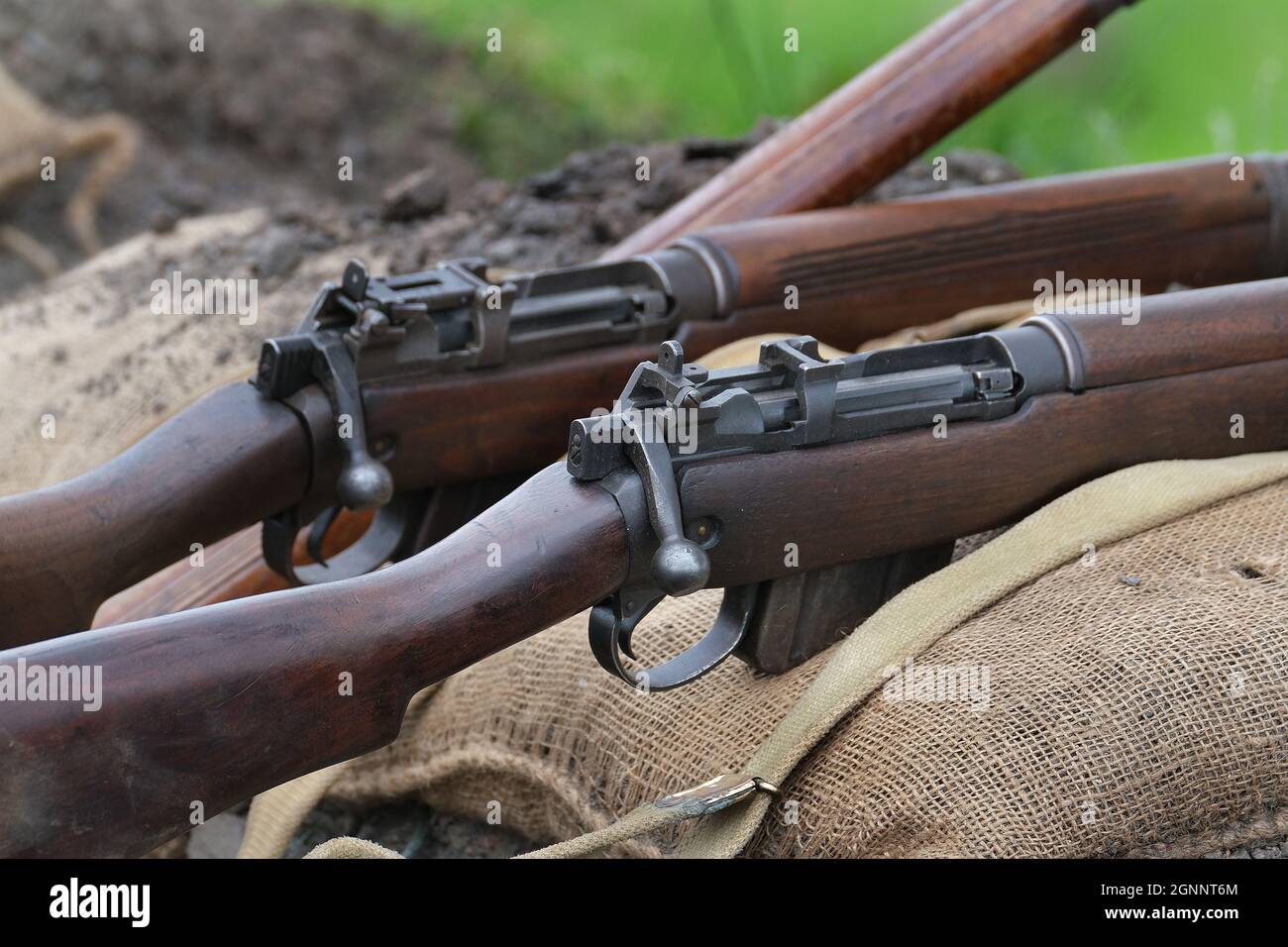 British Lee Enfield short magazine (SMLE) service rifle used in both world  wars. Bolt action, 10 rounds Stock Photo - Alamy