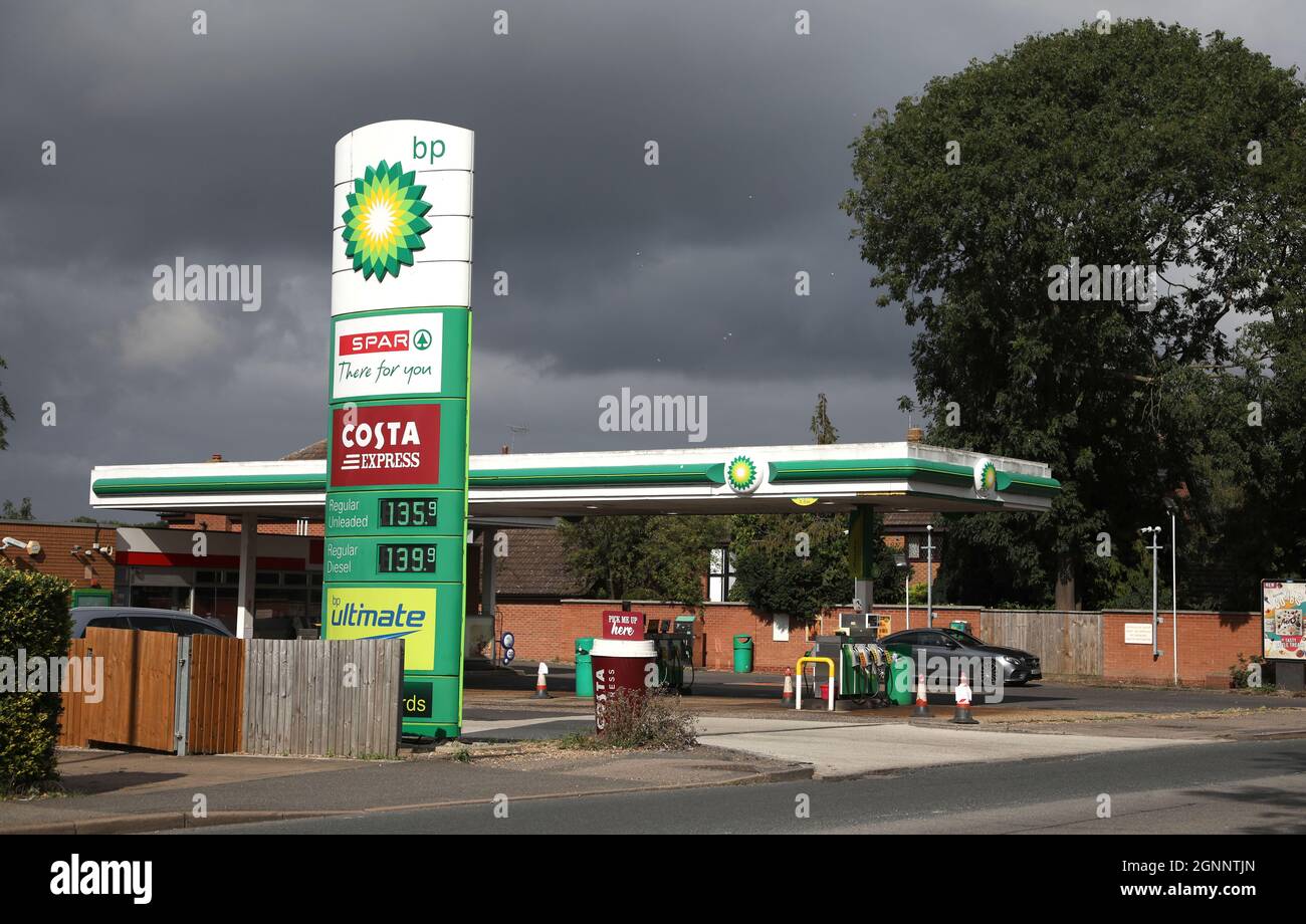 Peterborough, UK. 25th Sep, 2021. There is no fuel at the BP service