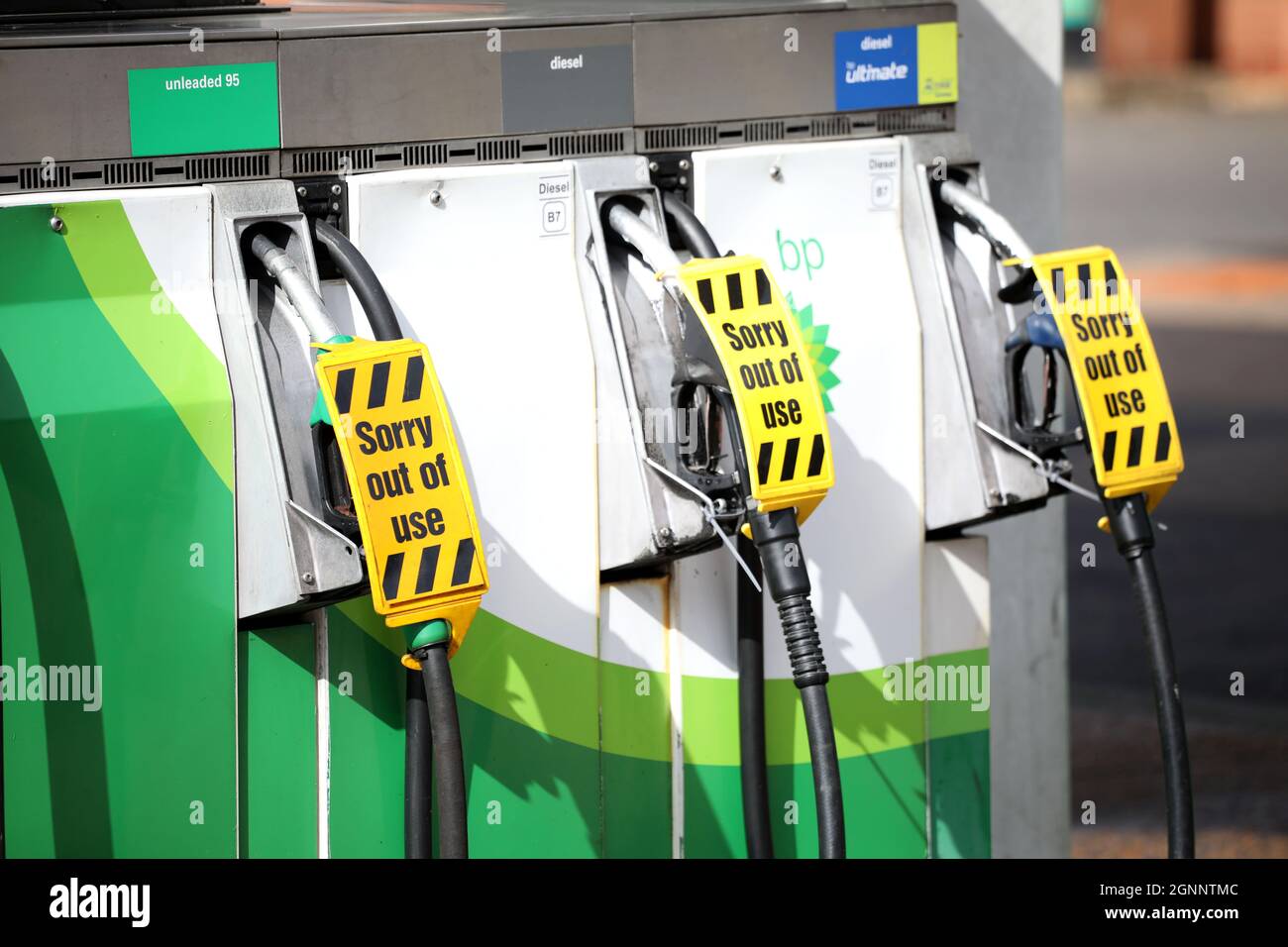 Peterborough, UK. 25th Sep, 2021. Sorry out of use signs on the pump at