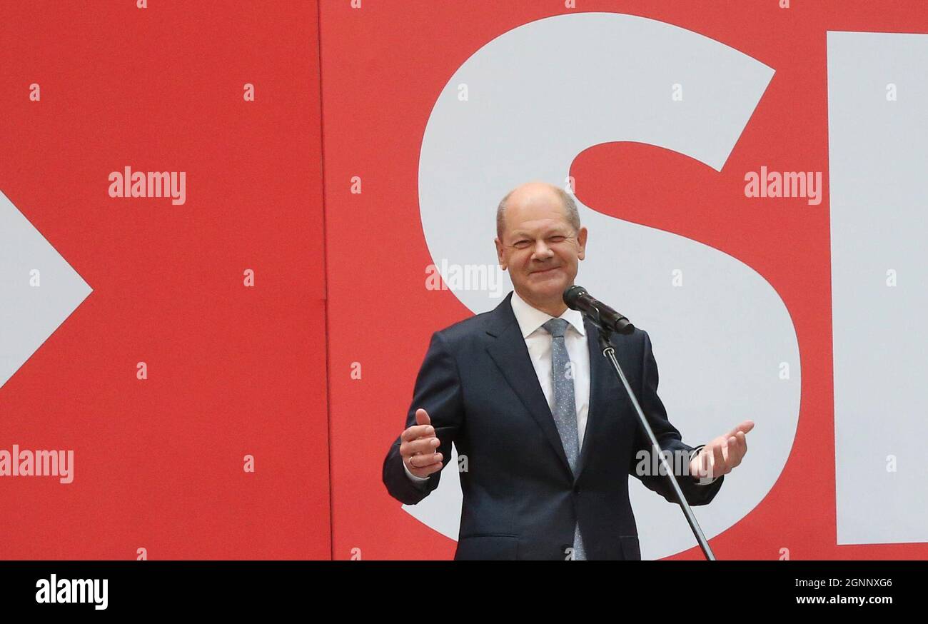 Berlin, Germany. 27th Sep, 2021. On the day after the Bundestag elections, SPD candidate for chancellor Olaf Scholz is on stage at the Willy Brandt Haus. Credit: Wolfgang Kumm/dpa/Alamy Live News Stock Photo