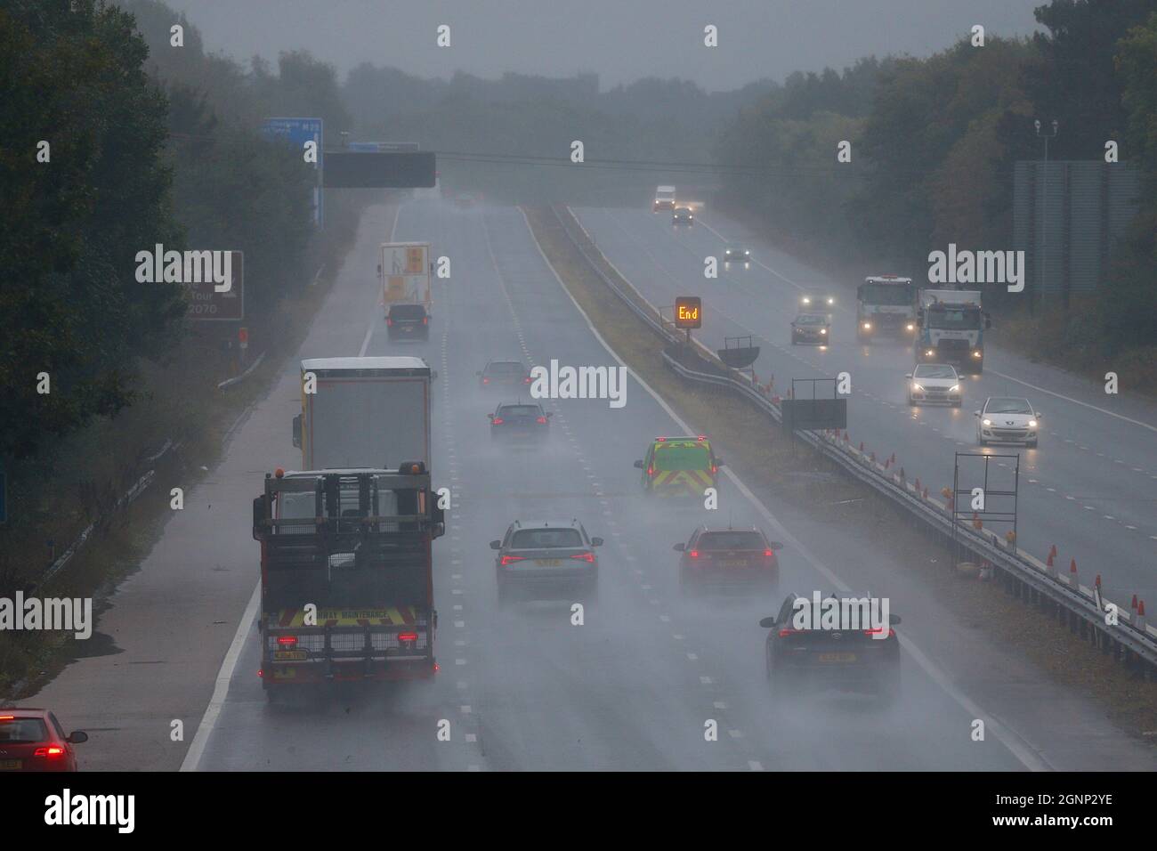 Ashford, Kent, UK. 27 Sep, 2021. UK Weather: A band of heavy rain sweeps across the country with windy weather seen here on the M20 motorway heading South towards Dover. Photo Credit: Paul Lawrenson /Alamy Live News Stock Photo