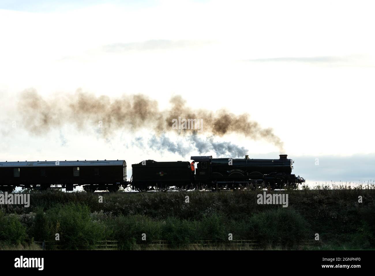 GWR Castle Class steam locomotive No 7029 'Clun Castle' climbing Hatton Bank, Warwickshire, UK Stock Photo