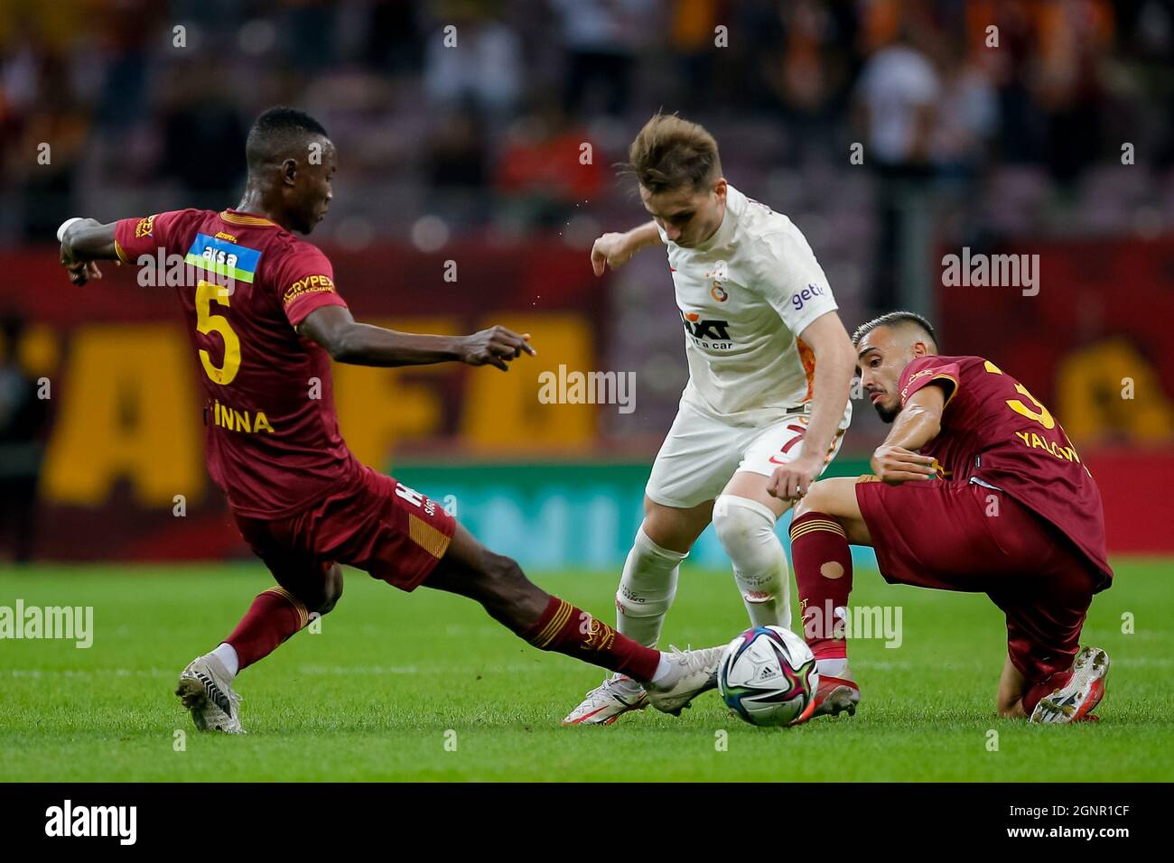 Istanbul Turkey September 26 Obinna Nwobodo Of Goztepe Kerem Akturkoglu Of Galatasaray And Yalcin Kayan Of Goztepe During The Super Lig Match Between Galatasaray And Goztepe At The Turk Telekom Stadium