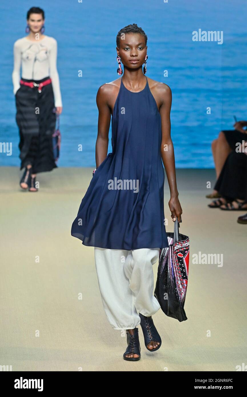 Model on the catwalk at the Armani fashion show on the fourth day of Milan  Fashion Week Women's Spring Summer 2022. Milan (Italy), September 25th,  2021 (Photo by Matteo Rossetti/Mondadori Portfolio/Sipa USA