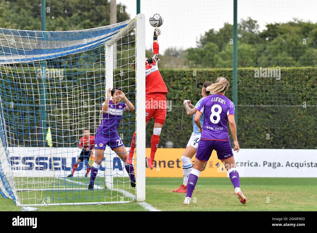 Katja Schroffenegger (ACF Fiorentina Femminile) during AC Milan vs ACF  Fiorentina femminile, Italian footba - Photo .LiveMedia/Francesco  Scaccianoce Stock Photo - Alamy