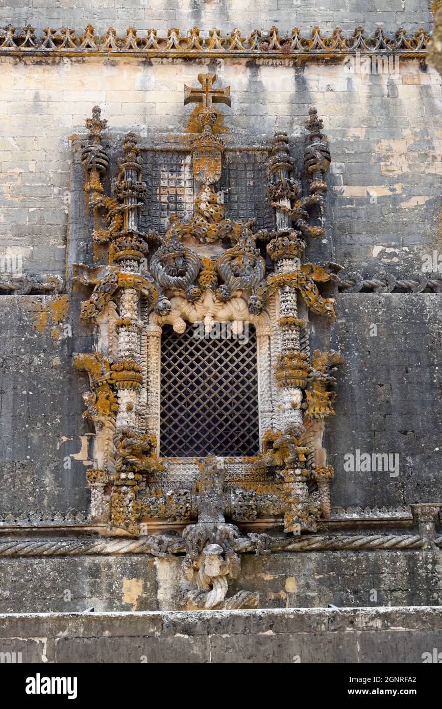 The Convent of Christ. Manueline Chapterhouse window, by Diogo de Arruda.  Late gothic Manueline style.  Tomar. Portugal. Stock Photo