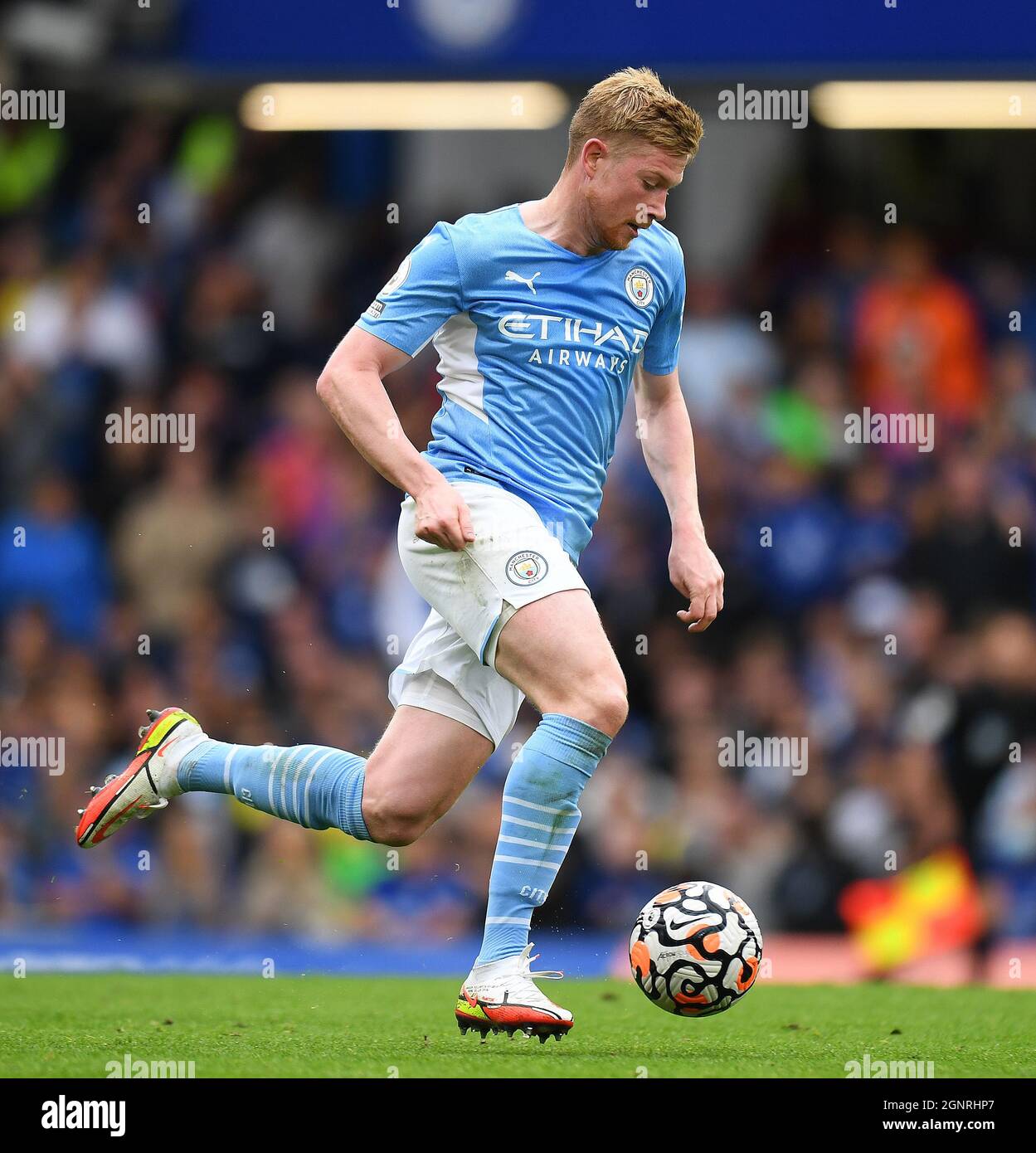 25 September 2021 - Chelsea v Manchester City  - The Premier League - Stamford Bridge  Kevin De Bruyne durng the match at Stamford Bridge. Picture Credit : © Mark Pain / Alamy Live News Stock Photo