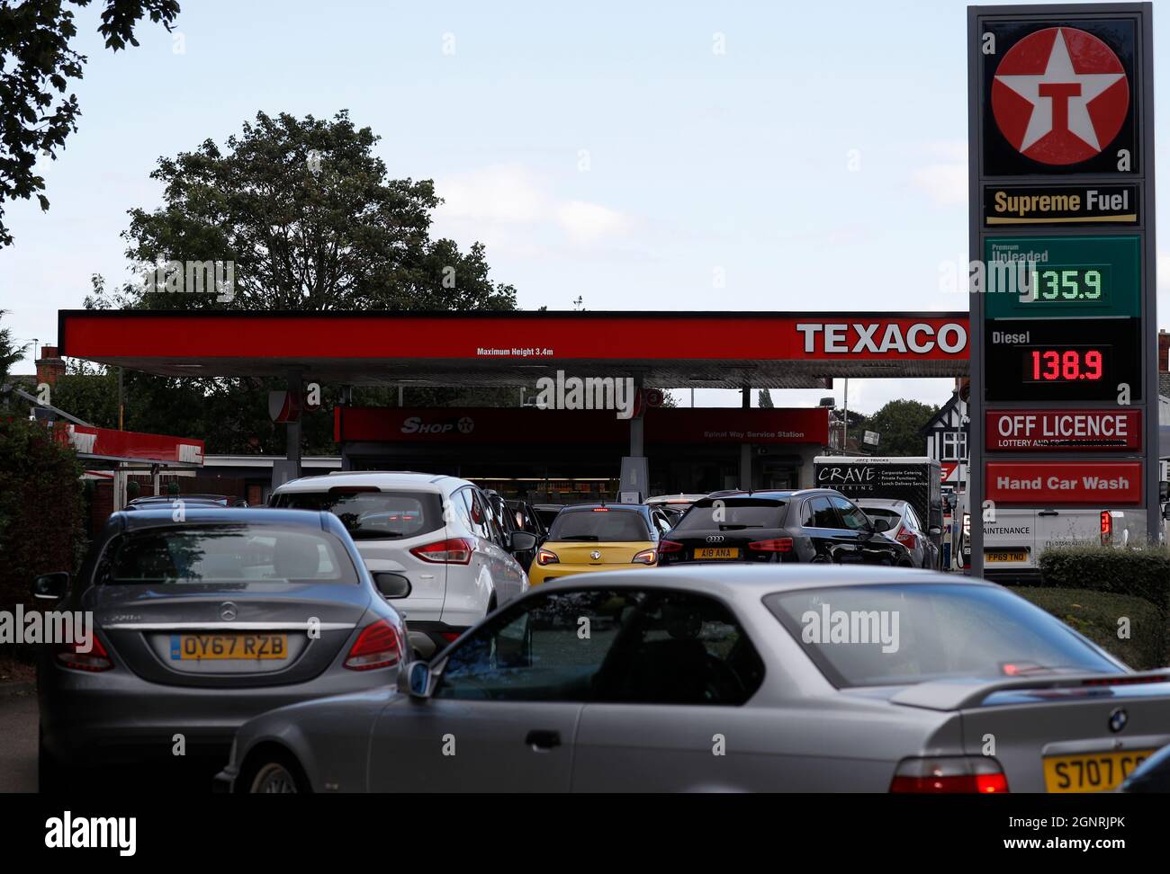 Petrol Panic Buying High Resolution Stock Photography And Images Alamy