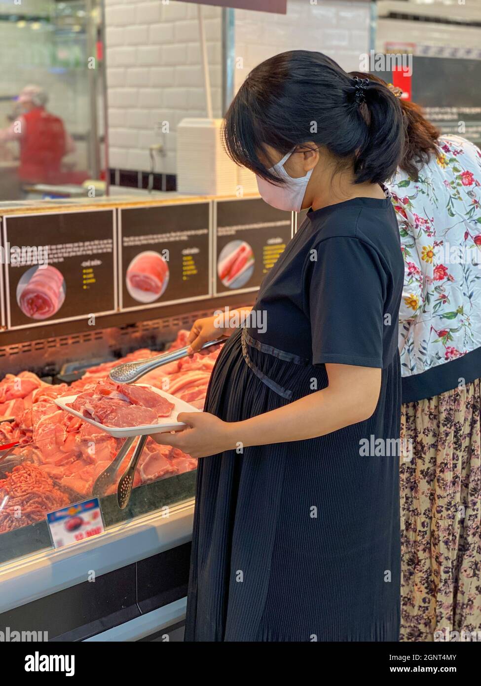Asian butcher hi-res stock photography and images - Alamy