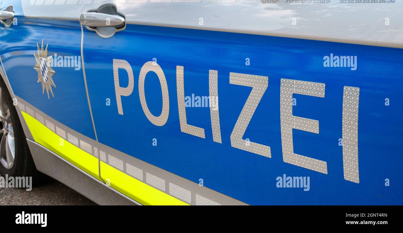 Blaues licht des streifenwagens der polizei -Fotos und -Bildmaterial in  hoher Auflösung – Alamy